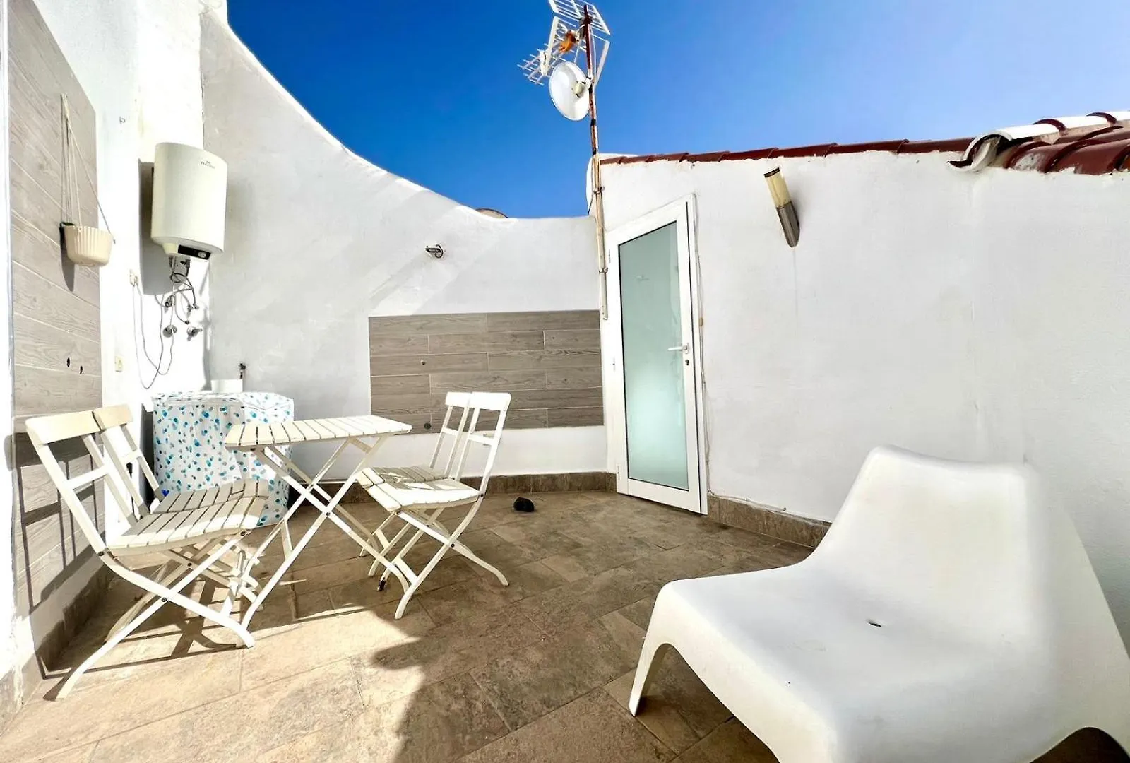 Apartamento Modern 1Br Bungalow 50 M To Beach Arona